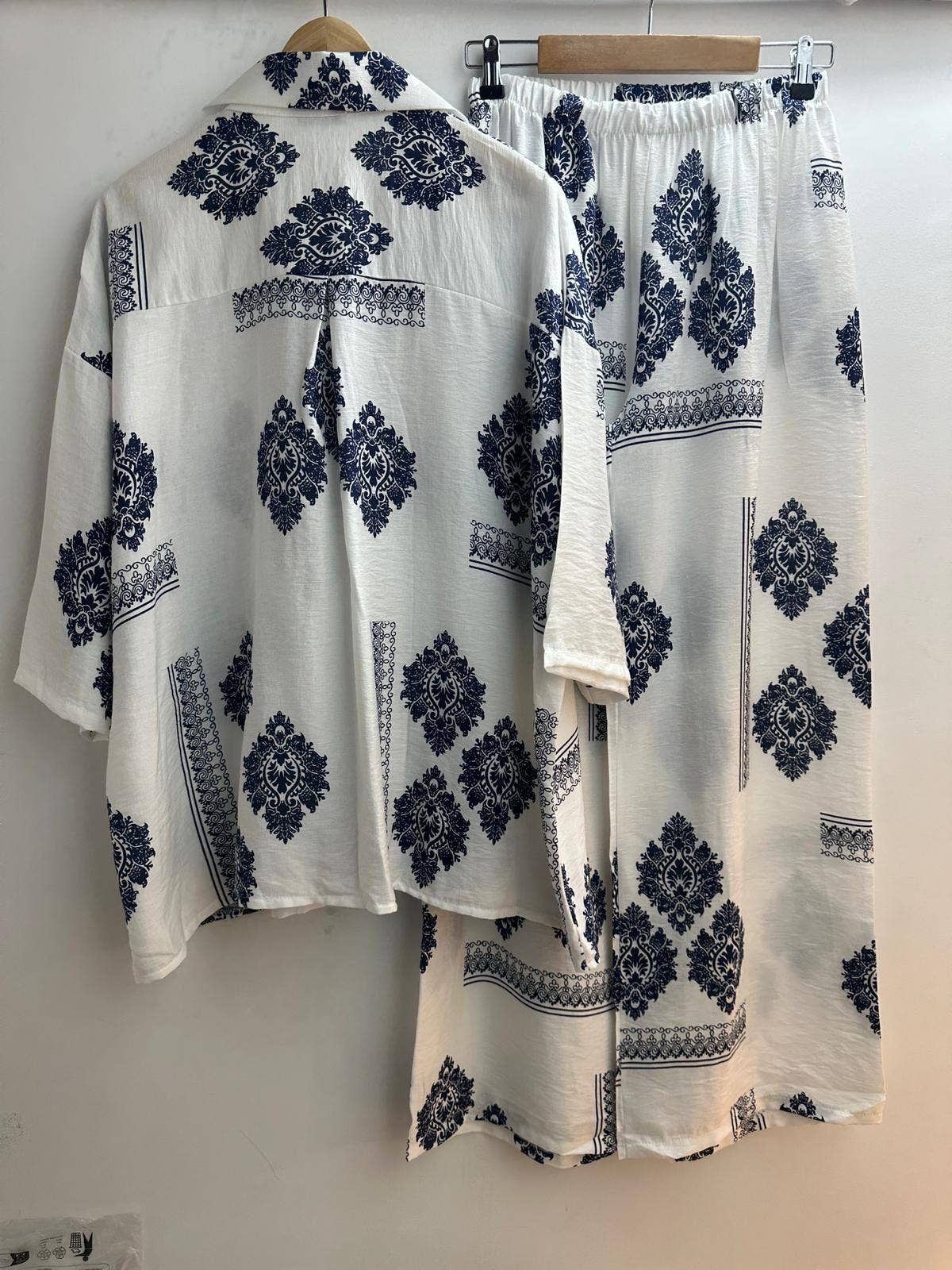 LORIANE - Vente Ensemble haut et pantalon (PAS d'intérieur) - Femme - 10652E ensemble chemise et pantalon taille unique 
4