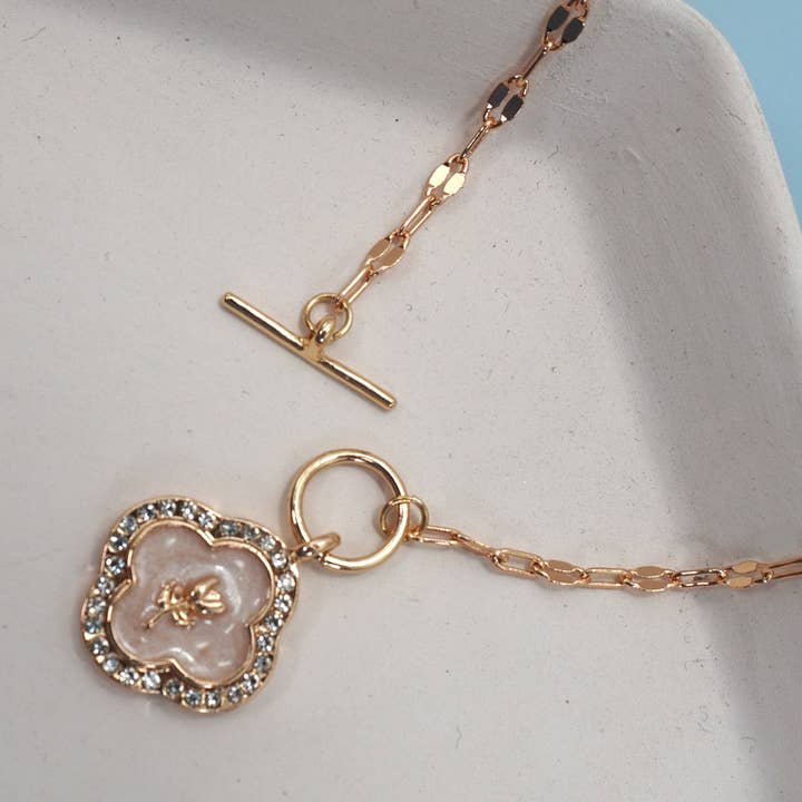 GOLD RHINESTONE ROSE FLOWER PEARL CHARM TOGGLE NECKLACE | 80N9201 for wholesale on Faire1