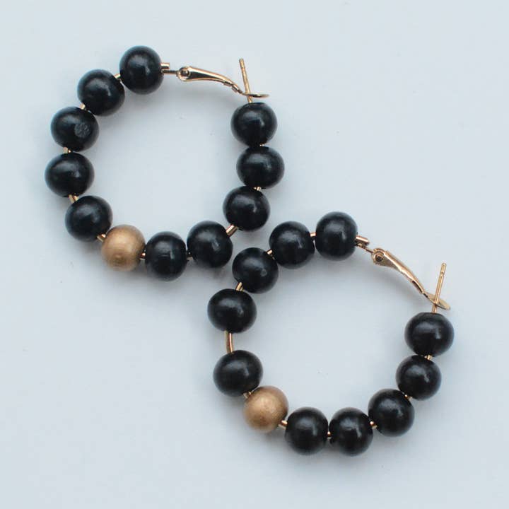 Aros clásicos con cuentas de madera para venta al por mayor de The Gifted Posy