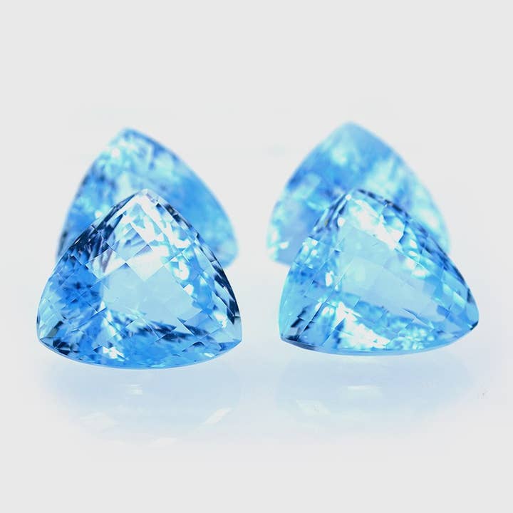 100,03 ct Topacio Talla Triángulo con Damero para venta al por mayor de Naturjoya