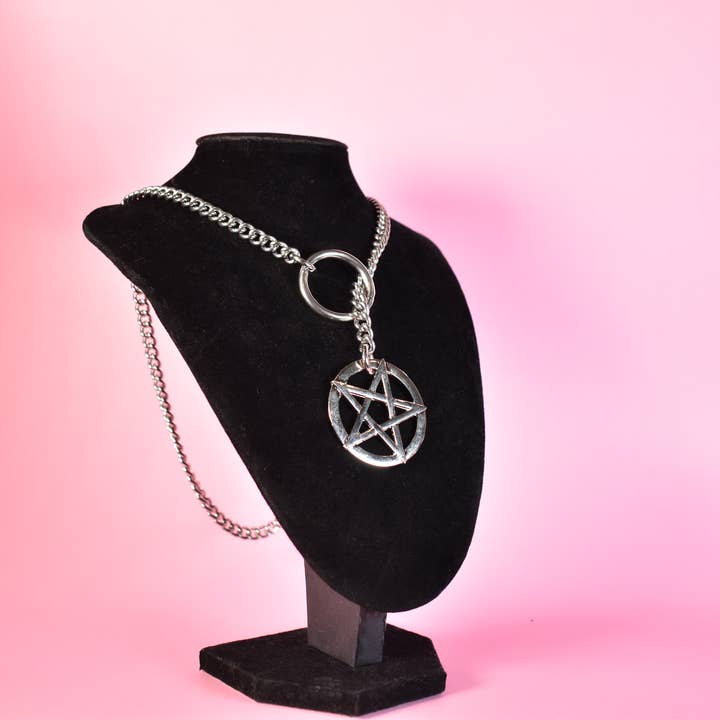 Naughty Pawsies - Wholesale Jewelry - Men's - Silver Pentagram Ring Slip Chain