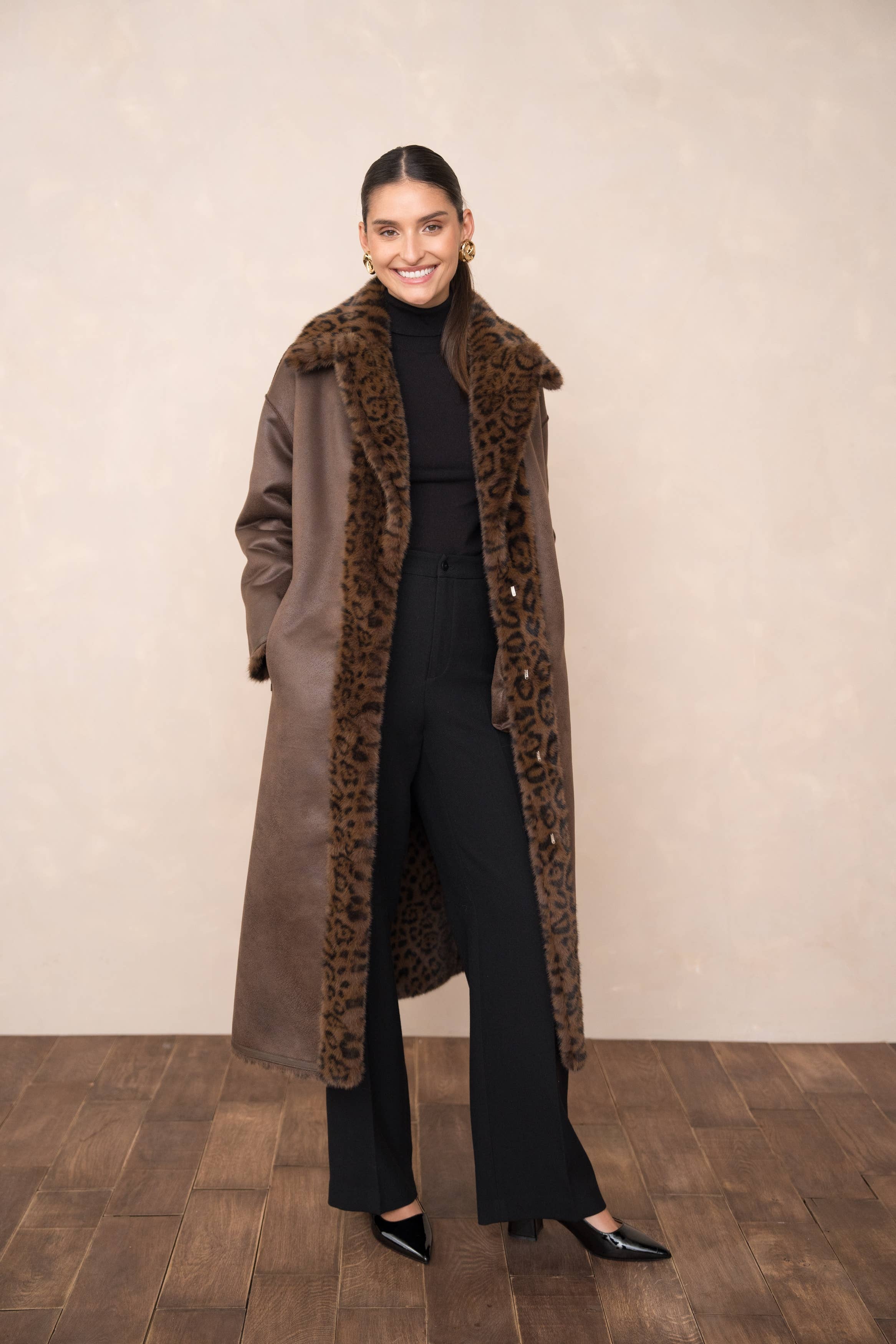 Attentif Paris - Wholesale Fur/Faux Fur Coat - Women's - Long synthetic fur coat with lapel collar20