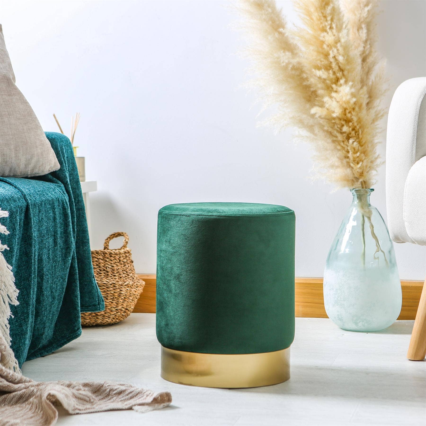 Rinkit Ltd – Großhandel Hocker – Runder samtbezogener Hocker als Fußbank – 29 cm Durchmesser x 36 cm Höhe – von Harbour Housewares23