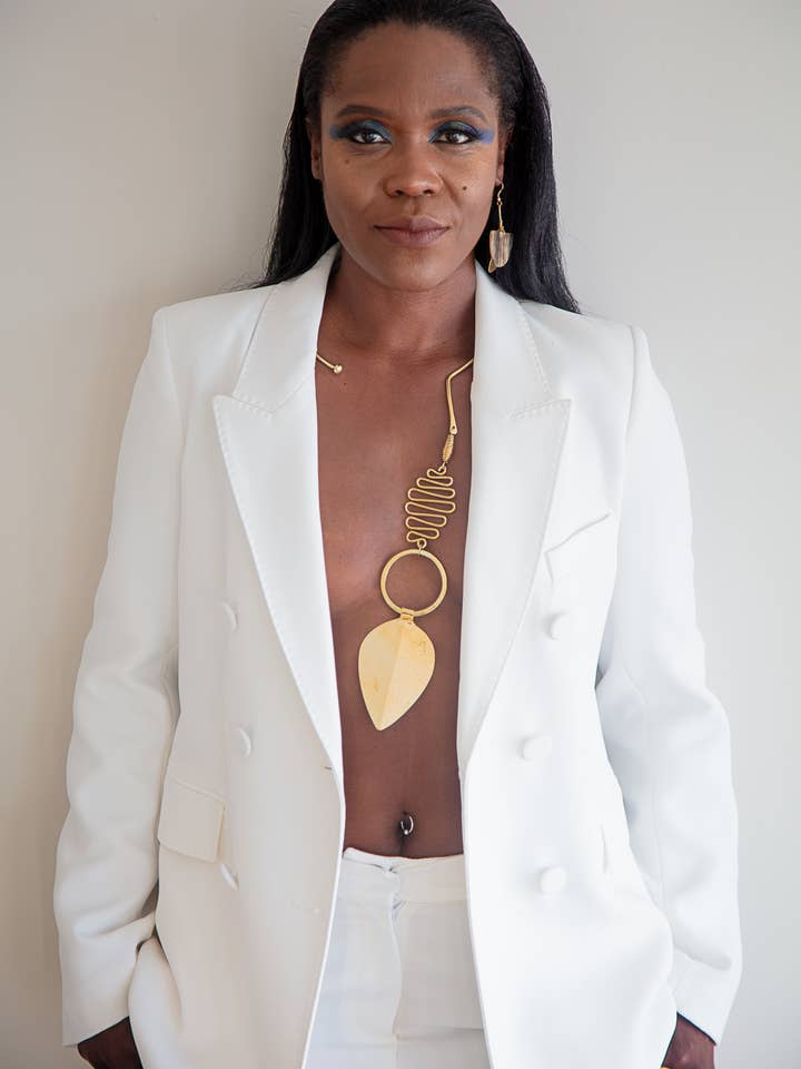 Collar de Hojas Enrolladas y Latón Louise para venta al por mayor de Harkiss Designs