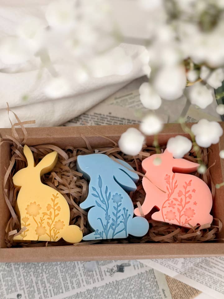 Bougie lapin de Pâques – trois modèles d'oreilles (1 pièce) pour la vente par LA AROMA CANDLE CO.