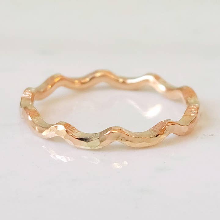 Oceanside Wave Ring - 14k gevuld met geelgoud voor wholesale door Kuriosities