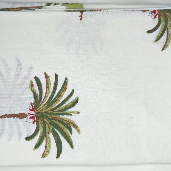 Palm Tree Green XXL Round Tablecloth for wholesale by LNH EDIT