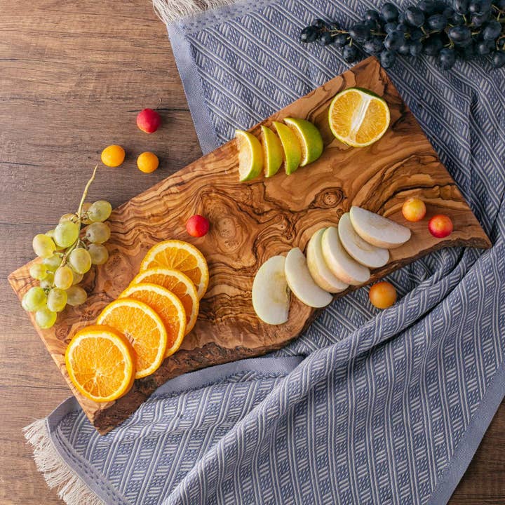 Forest Decor - Vendita all'ingrosso Taglieri - Tagliere in legno d'ulivo con bordo rialzato3
