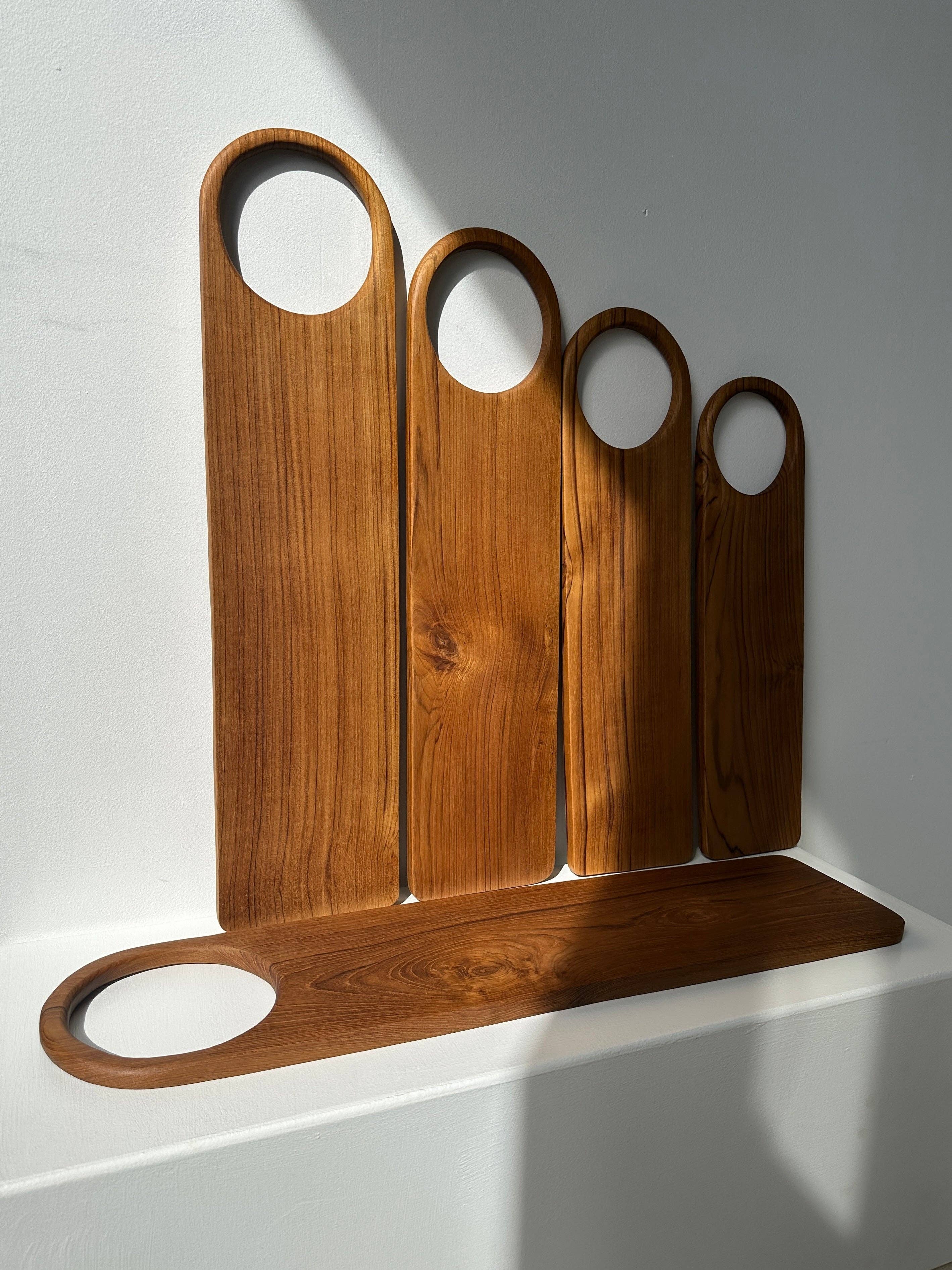 Office Objets - Wholesale Cutting Board - Monoxyle teak cutting or presentation board with handle (T3)12