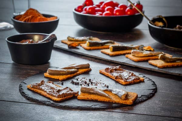 La Truitelle - Wholesale Ingeblikte vis - Kleine bergforel met zonnebloemolie en peper2