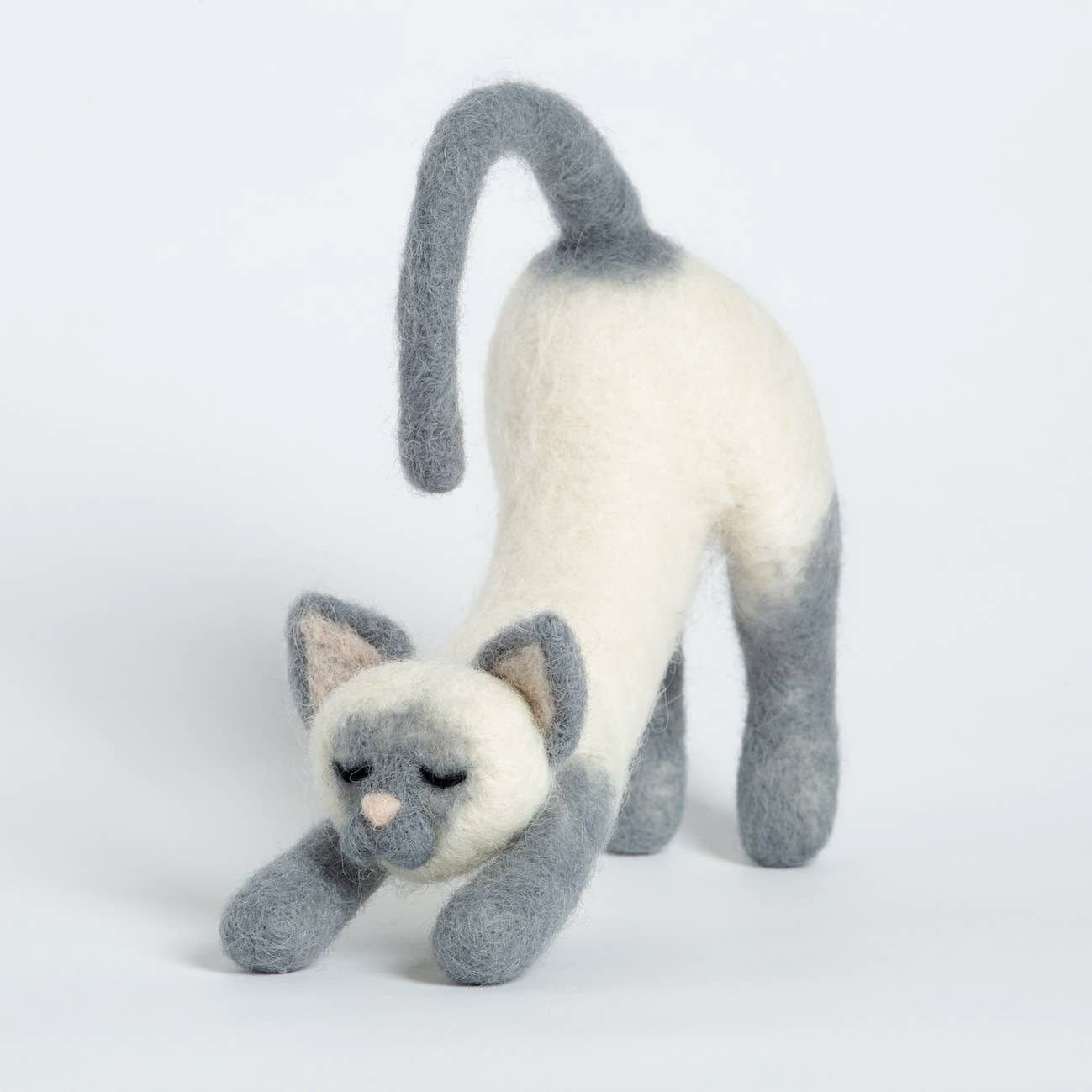 Hawthorn Handmade (US Duties Paid) - Wholesale DIY Craft Kit - Stretching Cat Needle Felting Kit | Beginner Craft Kit4