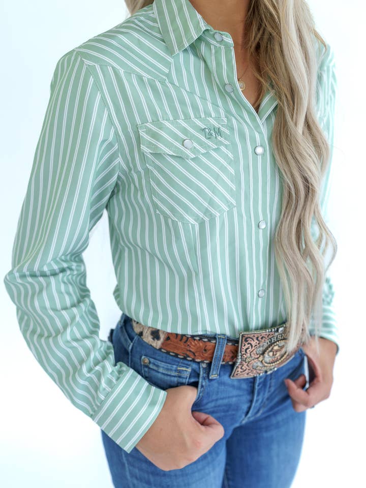 Legends and Mavericks Apparel - Vente Chemise à col boutonné – femme - Sauge sauvage-Jeunesse1