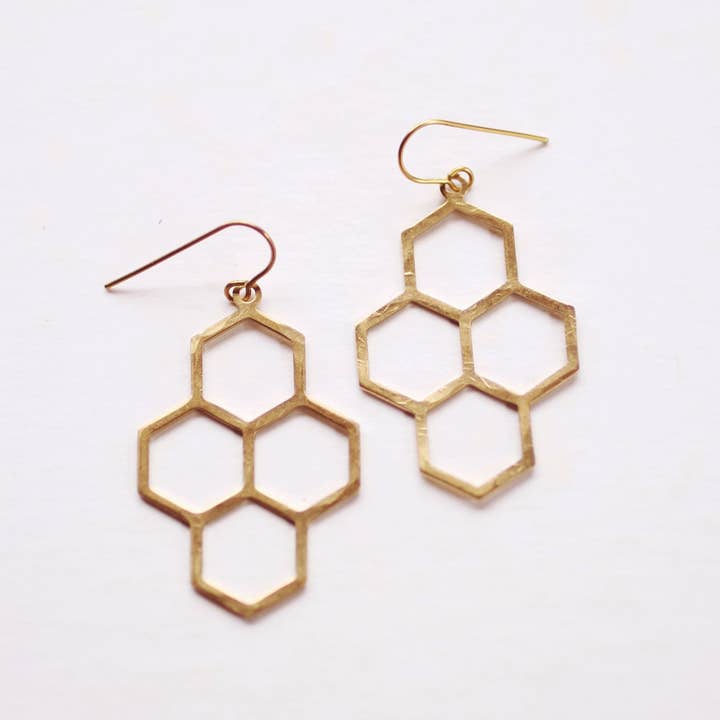 Gehämmerte Wabenohrringe für den Großhandel von Rare Bird Co. + Pauline Stanley Studio