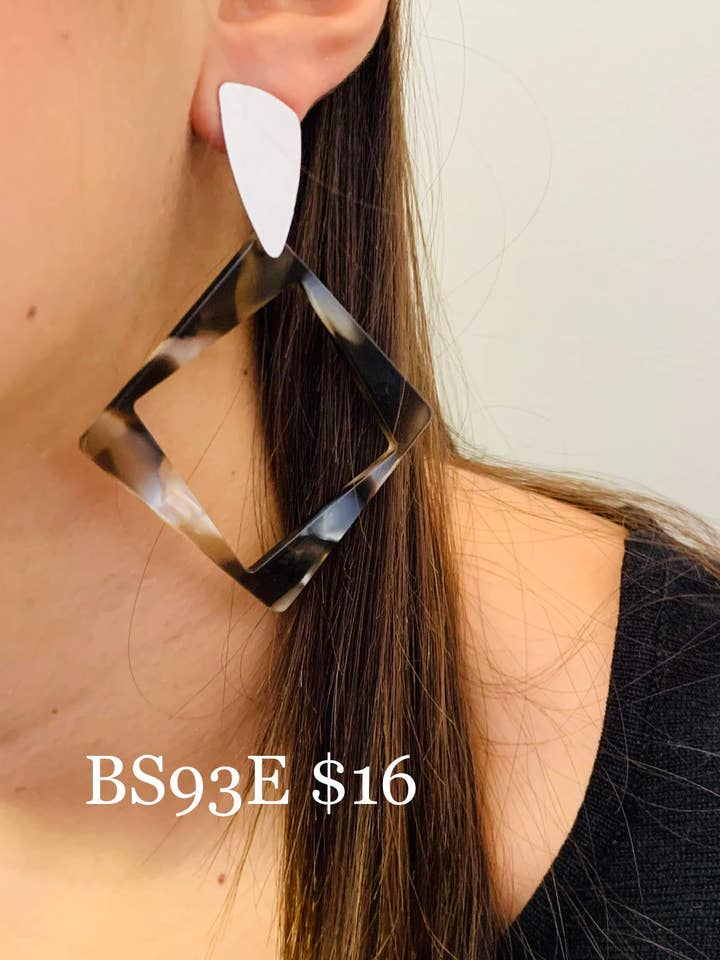 Orecchini Abbie per la vendita all'ingrosso da parte di Escape from Paris