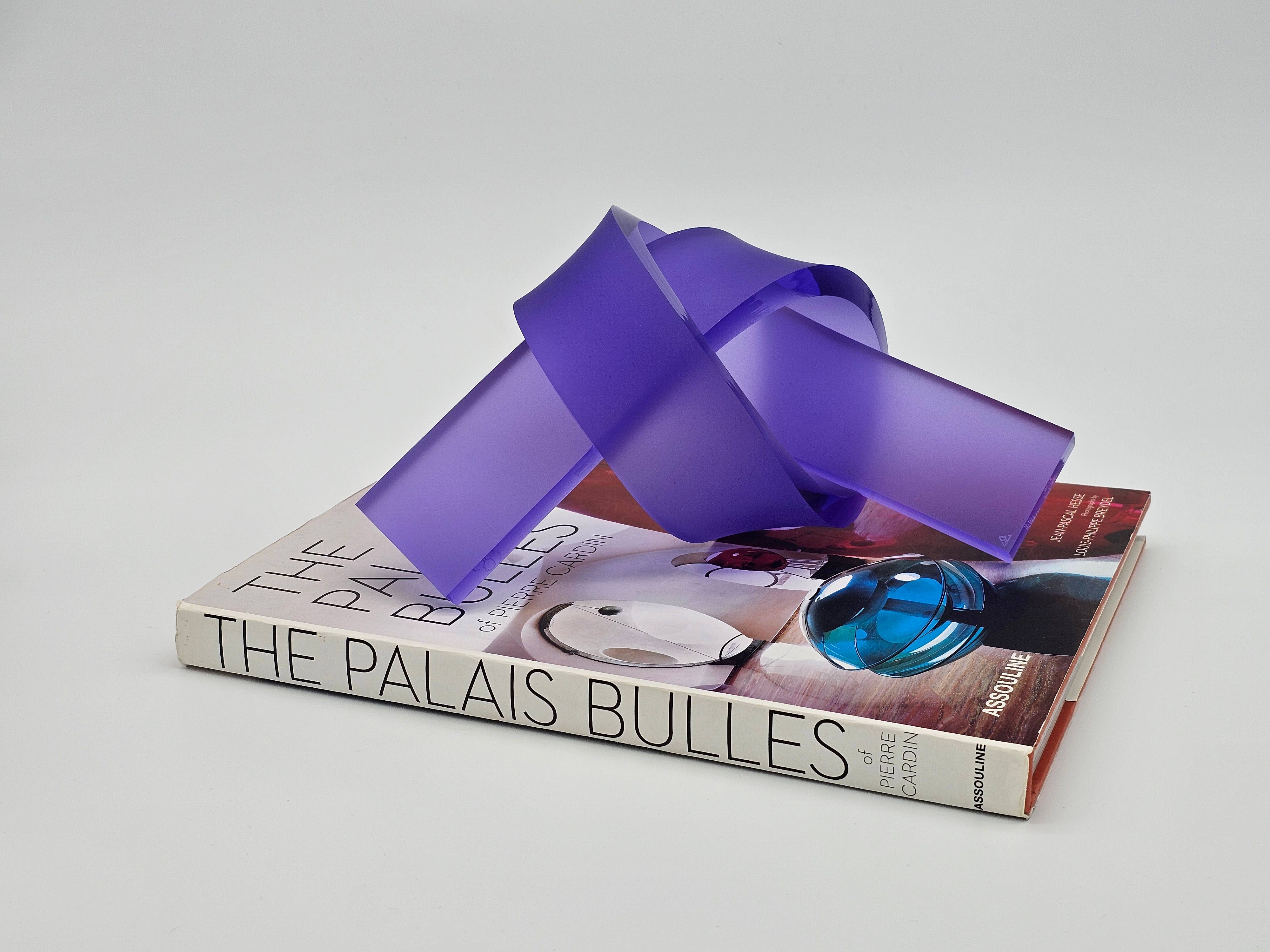 Somar Creations - Wholesale Decorative Tabletop Object - Acrylic Large Love Knot 24