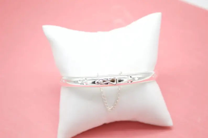 MIA Jewelry - Wholesale Bangle Bracelet - 18K Gold Filled Wrist Cuff Bangle With Flower Engravings 4