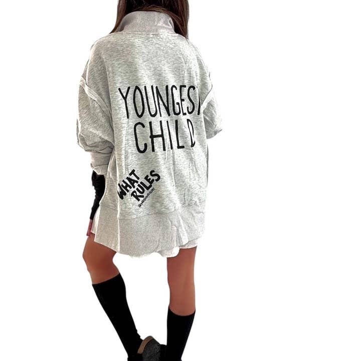 « Le plus jeune » Pull zippé quart de tour peint pour la vente par Wren + Glory