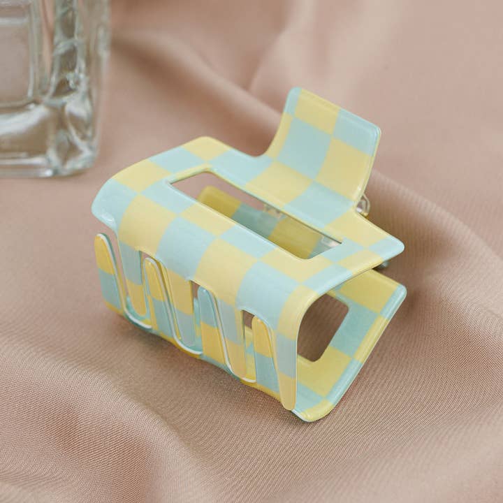 TheDivaSoap – wholesale Hårklämma - Dam – Medium hårklämma i acetat med schackbrädmönster6