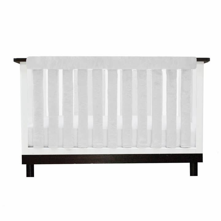 Tandbeschermers in luxe Minky White voor wholesale door Go Mama Go Designs