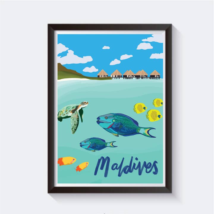Illustration de voyage rétro aux Maldives, disponible en 6 tailles pour la vente par 2 Sisters