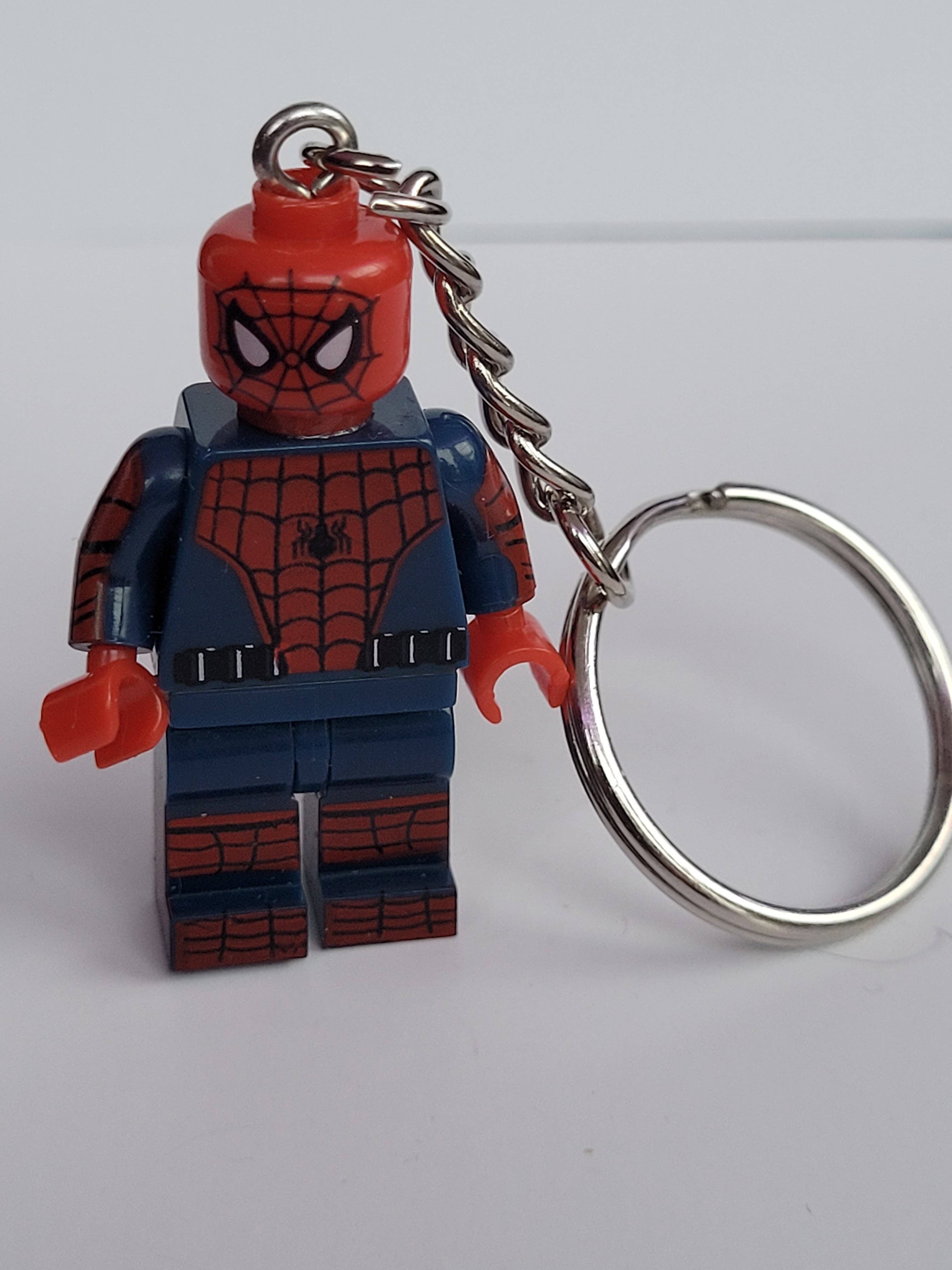 Con-Quest Crafts - Wholesale Keychain - Unisex - Super Hero & Super Villain Comic Minifigure Keychains12