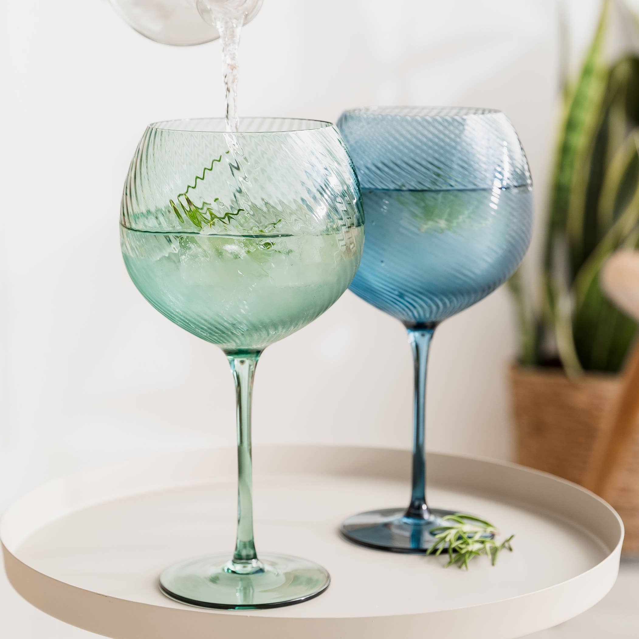 UBERSTAR – wholesale Cocktail/liquor glass – Twist Gin Glasses - Set of 2 Blue/Green5