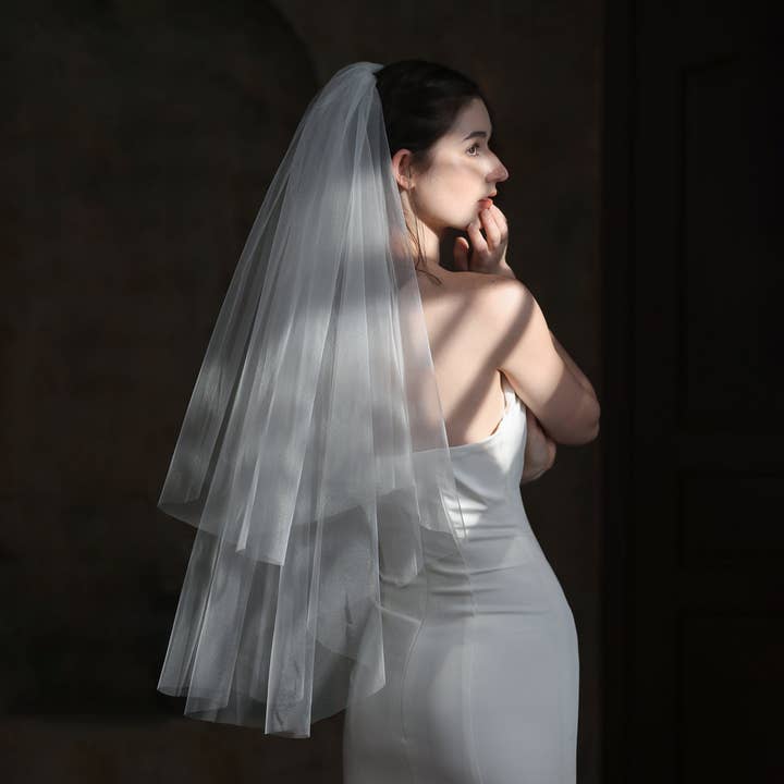 FanakoStudioNYC - Vendita all'ingrosso Velo - Donna - Velo da sposa, velo da sposa in tulle ad alta trasparenza, colore beige, velo a doppio strato, nuova tiara nuziale retrò semplice.4