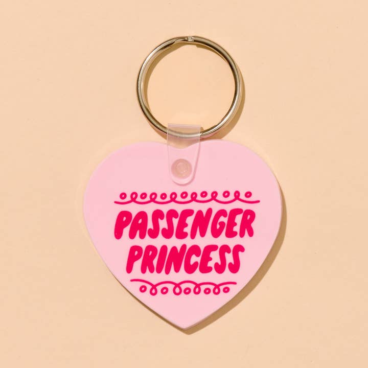 Porte-clés cœur en PVC amusant—Votre copine Kiwi—Princesse passagère pour la vente par And Here We Are