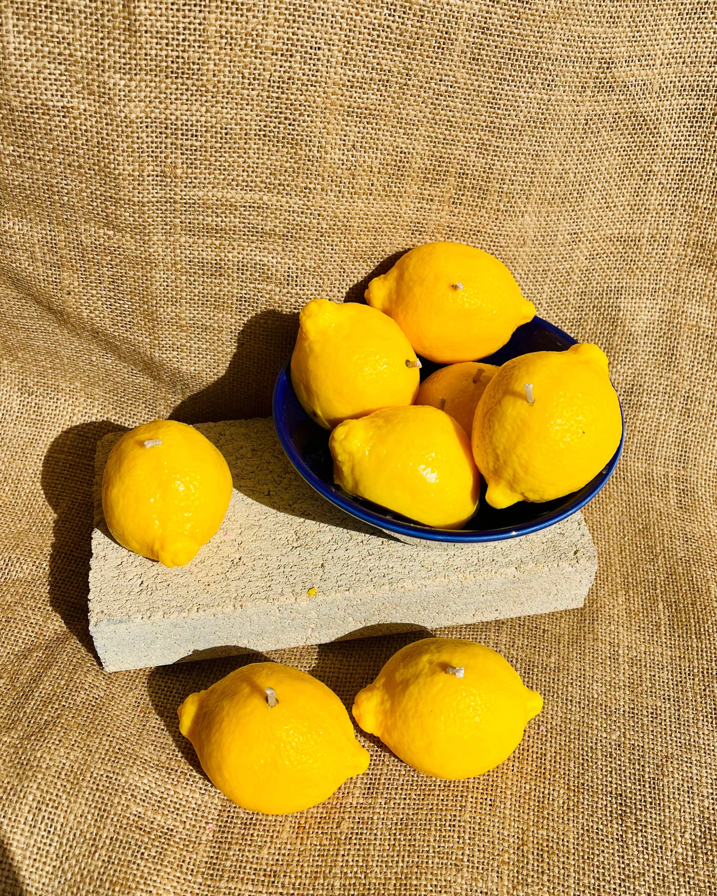 Kourage & co – Engroshandel Gavelys – Citronformet duftlys3