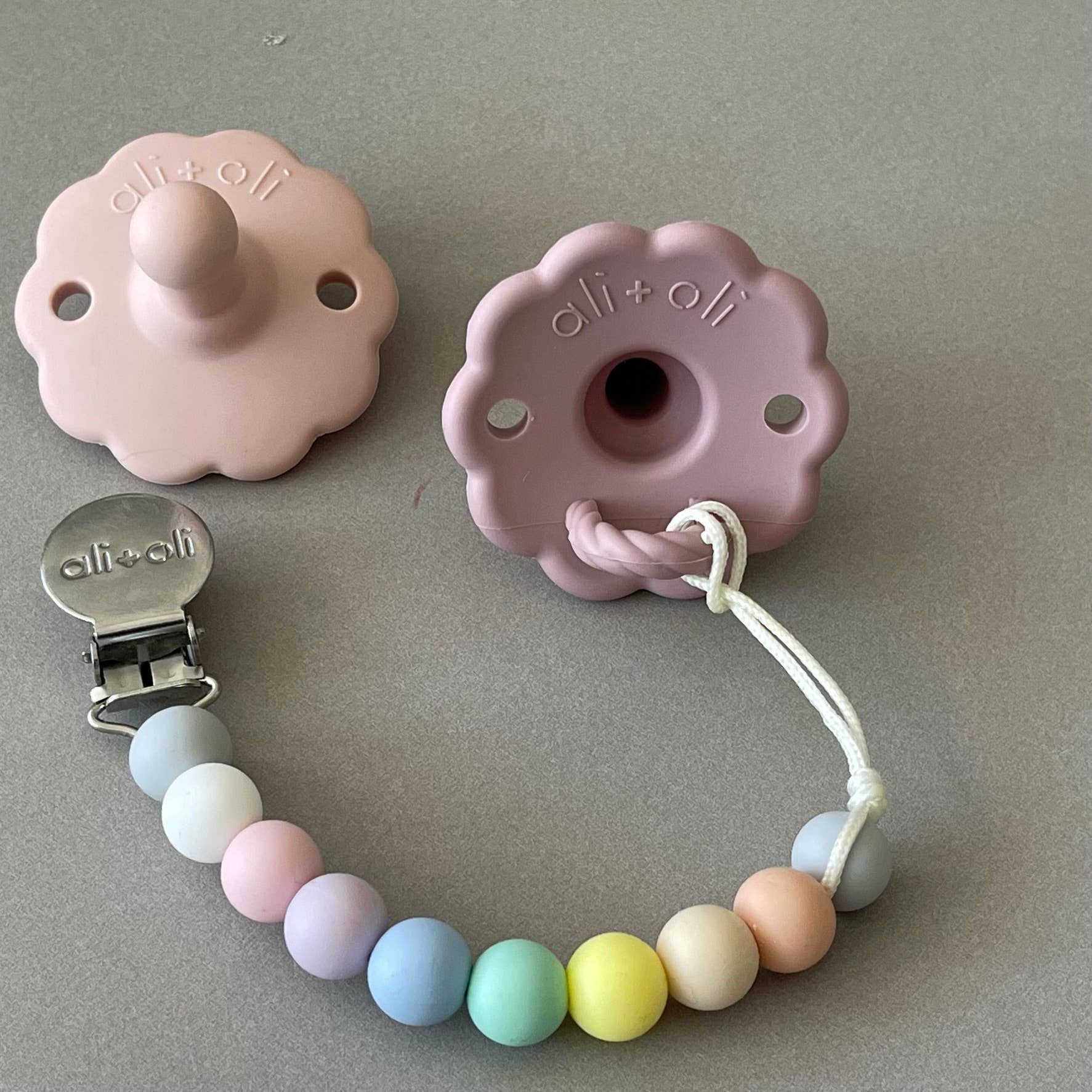 Ali+Oli - Wholesale Pacifier - Baby - Pacifier Set Flower (Blush & Pink)5