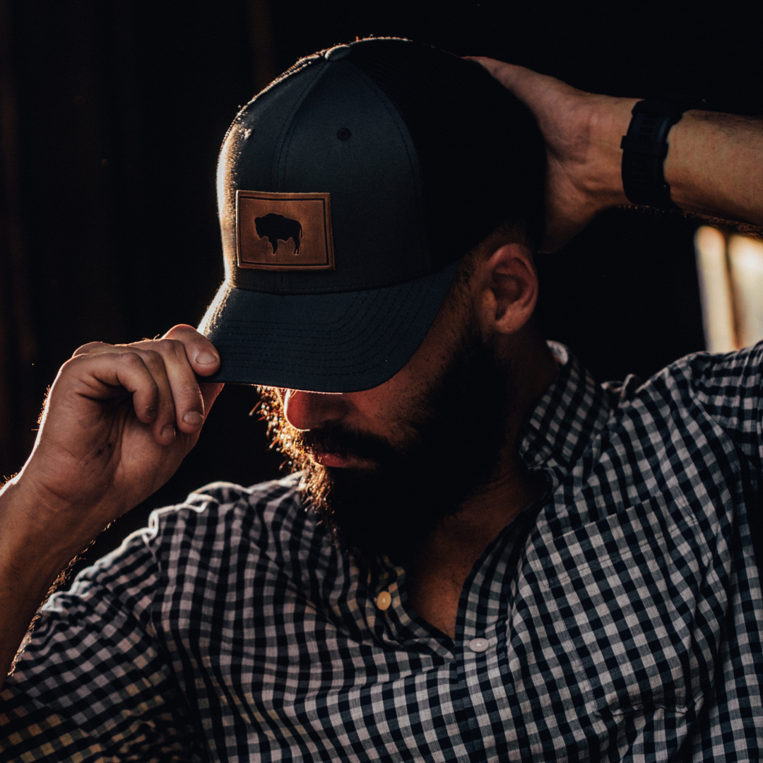 Range Leather Co. - Vente Casquette de camionneur – unisexe - Chapeau de buffle - Casquette de camionneur avec patch en cuir3