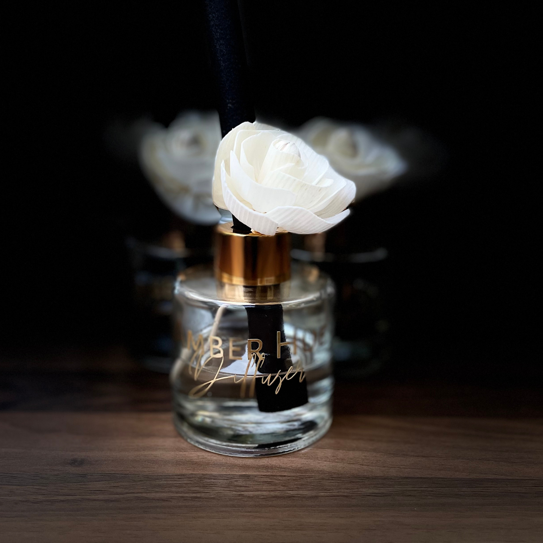 Amber Hue Candles - Wholesale Reed Diffuser - Sample - Flower Reed Diffuser3