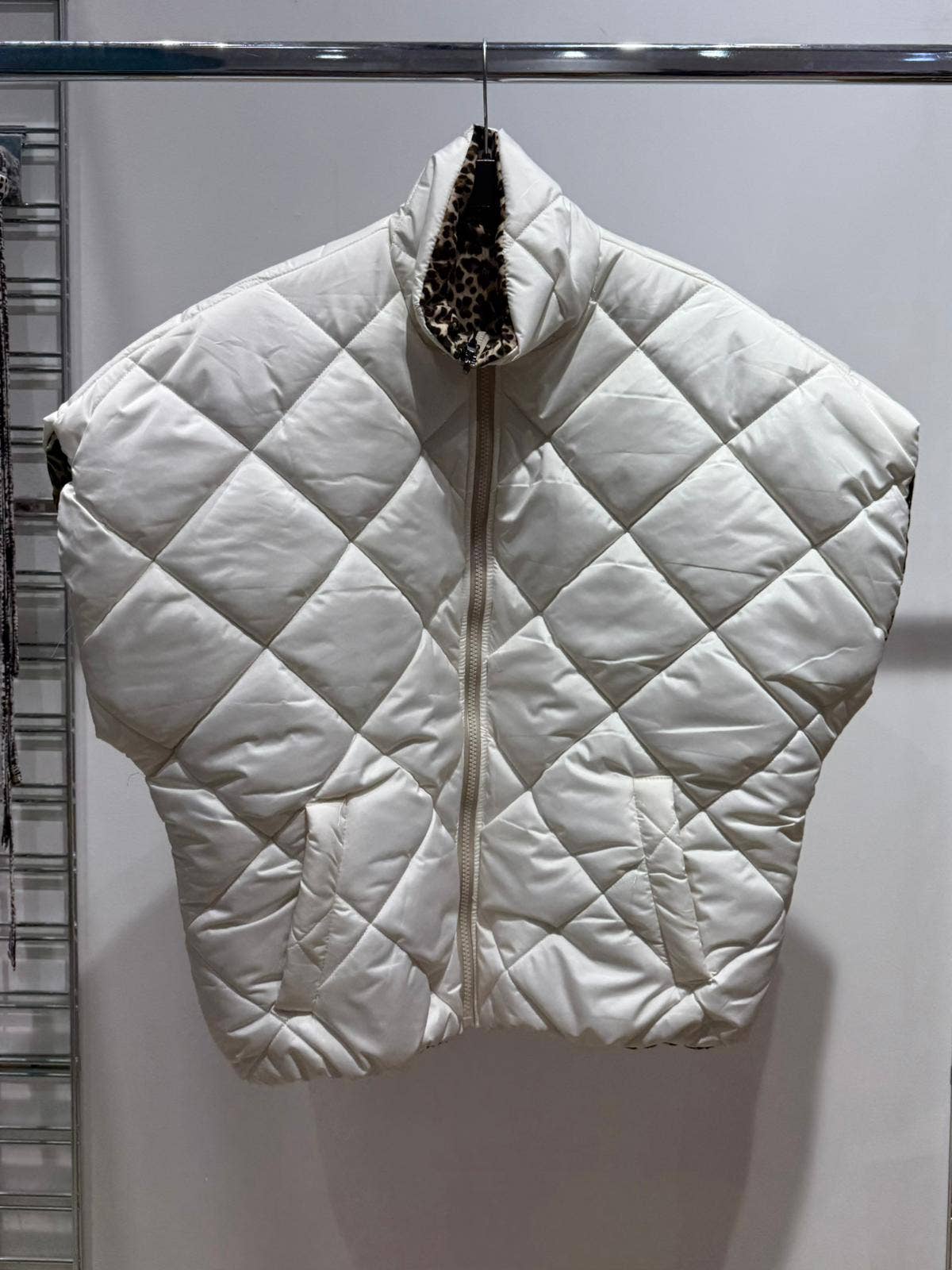 NOELINE - Wholesale Puffer Jacket - Women's - Reversible quilted jacket 8858-LEOPARD8