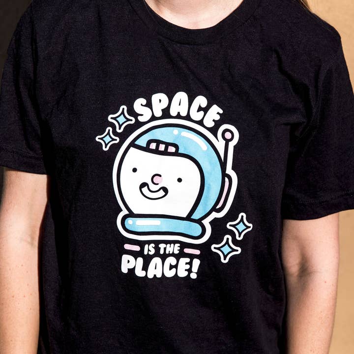 L'espace est l'endroit ! Tee pour la vente par Craft MFG