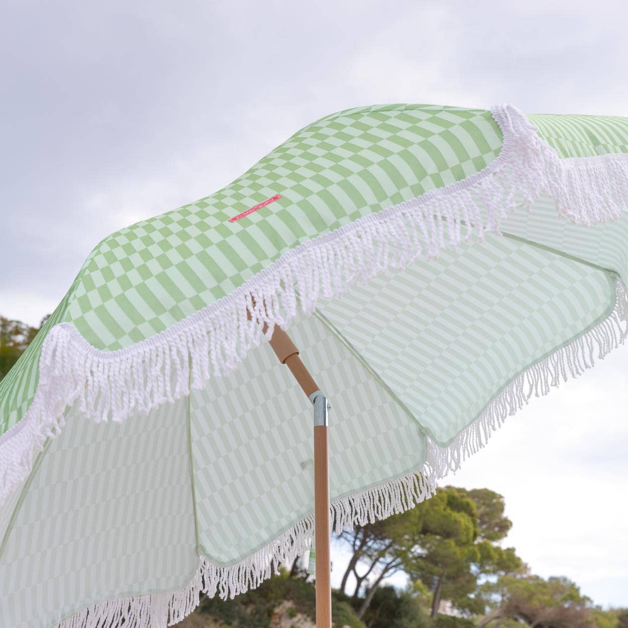 Flamingueo – wholesale Beach Umbrellas – Green-striped umbrella12