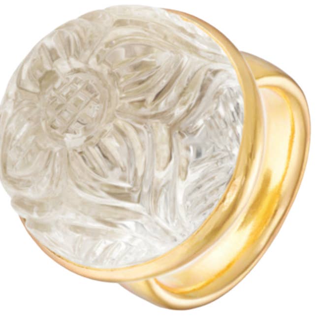 Geschnitzter Bergkristallring für den Großhandel von POMEGRANATE