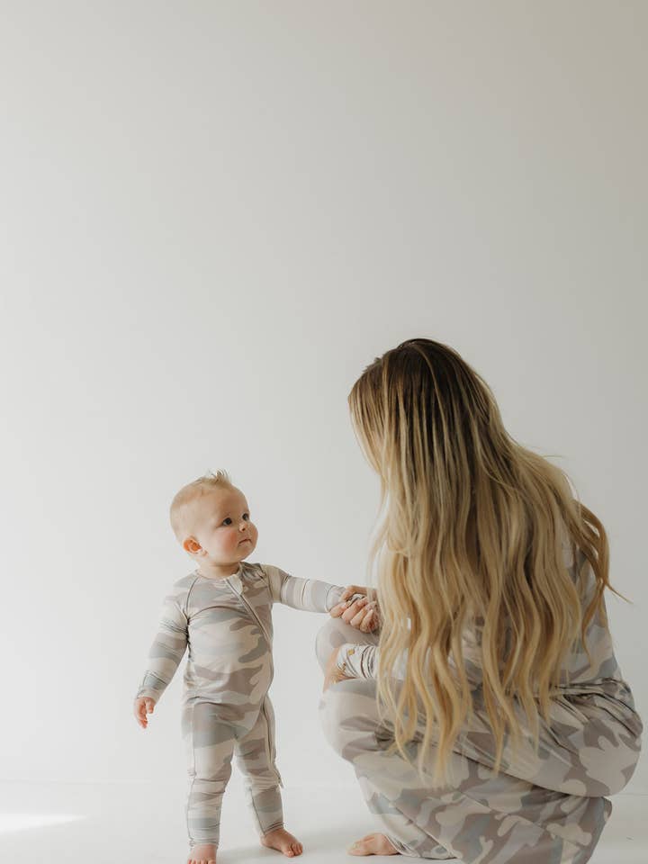 Forever French Baby - Wholesale Slaappak - Baby - Bamboe Rits Pyjama | Camouflage12