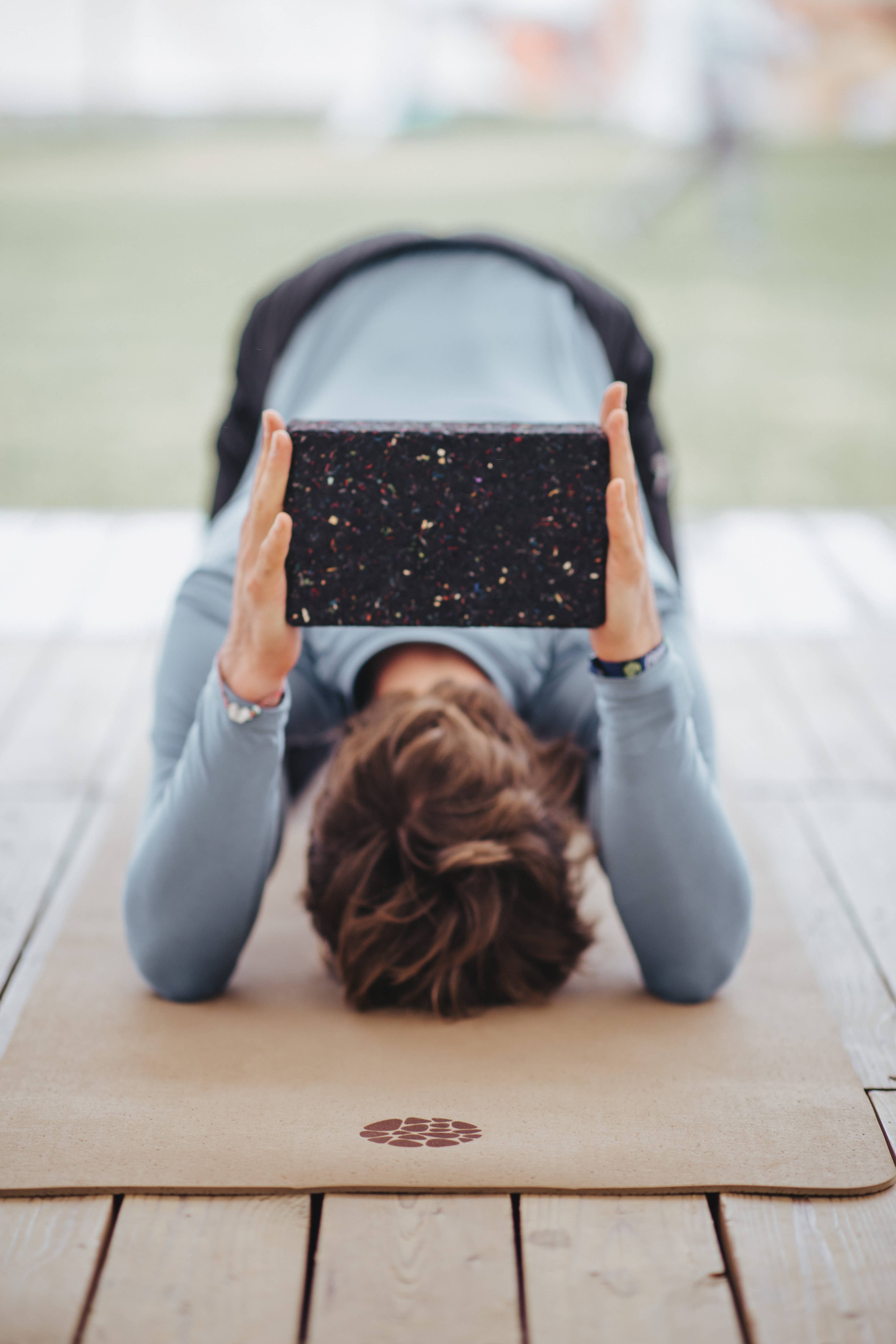 Pierre Sports - Vendita all'ingrosso Blocchi e supporti per yoga - Blocco yoga circolare – realizzato al 100% con mute riciclate1