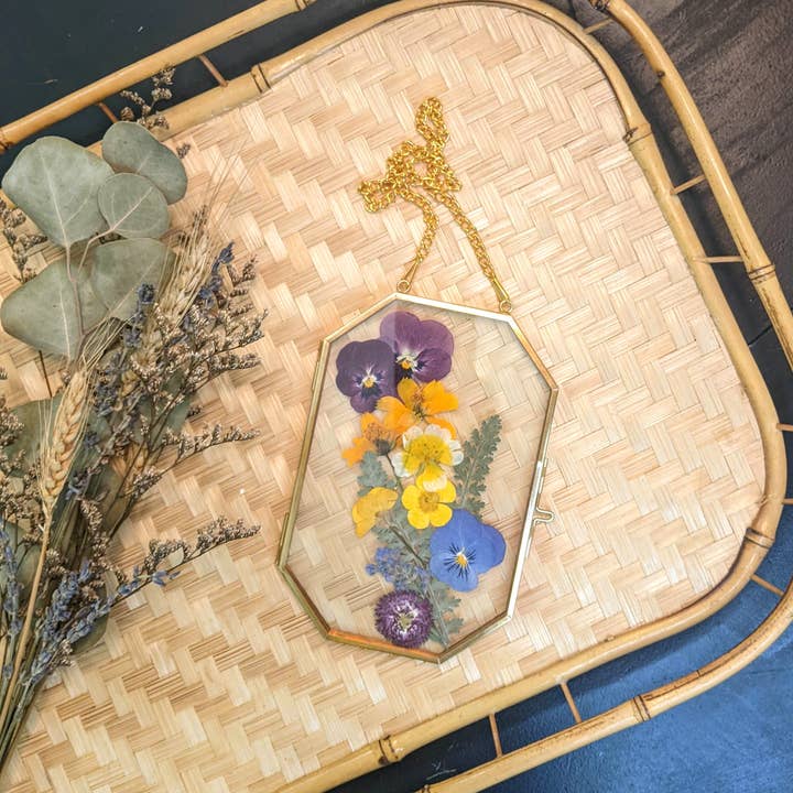 Wildry - Wholesale Picture Frame - Pressed Flower Frames in Vintage Brass Style Frame