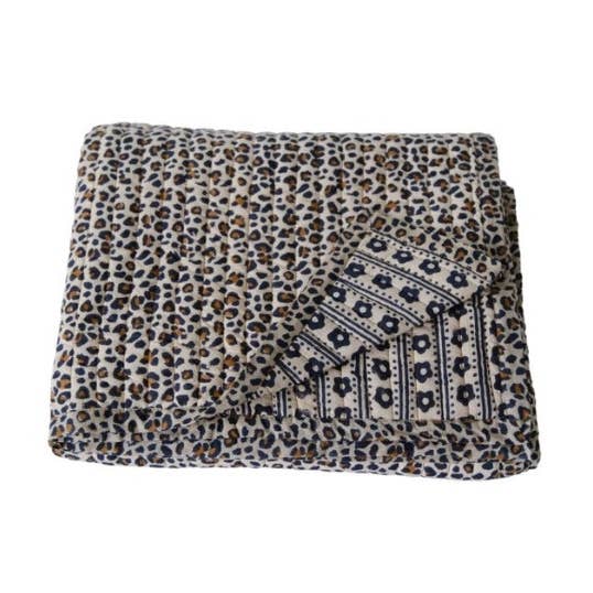 Love Explorers - Wholesale Throw Blanket - Beige leopard/flower cover