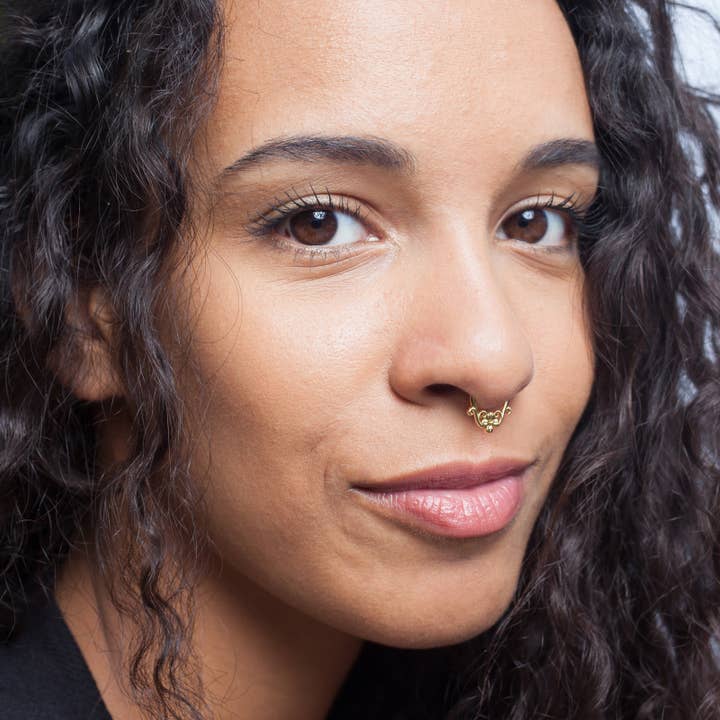 Aro tipo clicker con forma de flor de oro macizo para venta al por mayor de Umanative Design