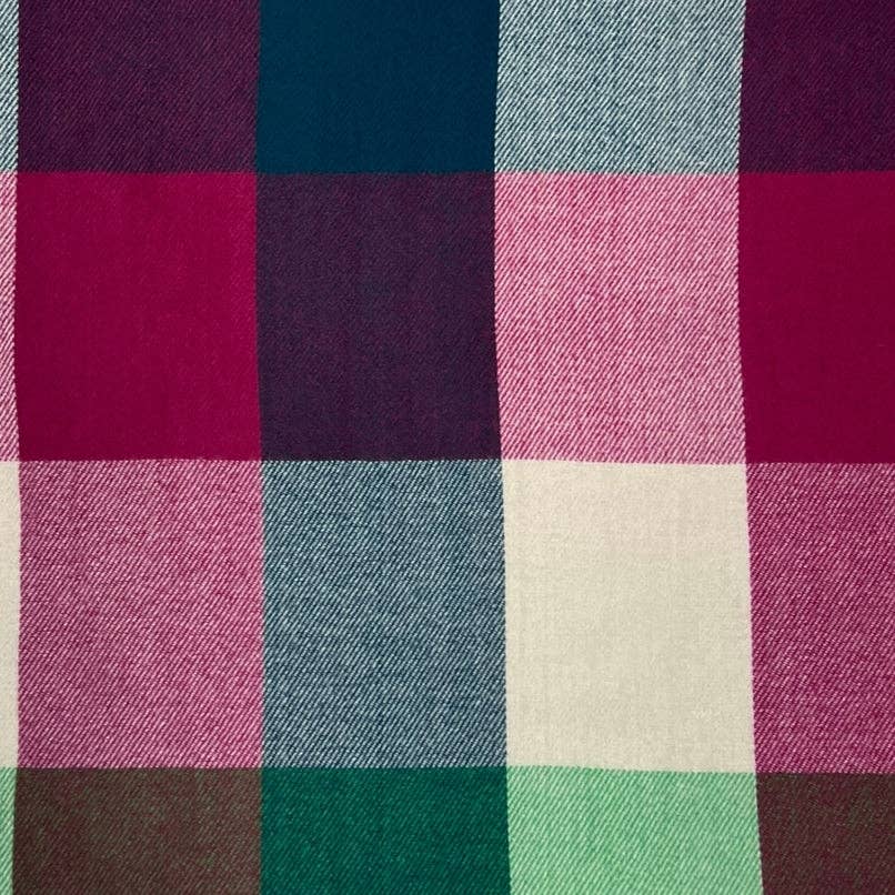 Lili Scarves (USA Duties Paid) – Engroshandel Tørklæde - Dame – Blød festlig vintertørklæde med farvet tern3