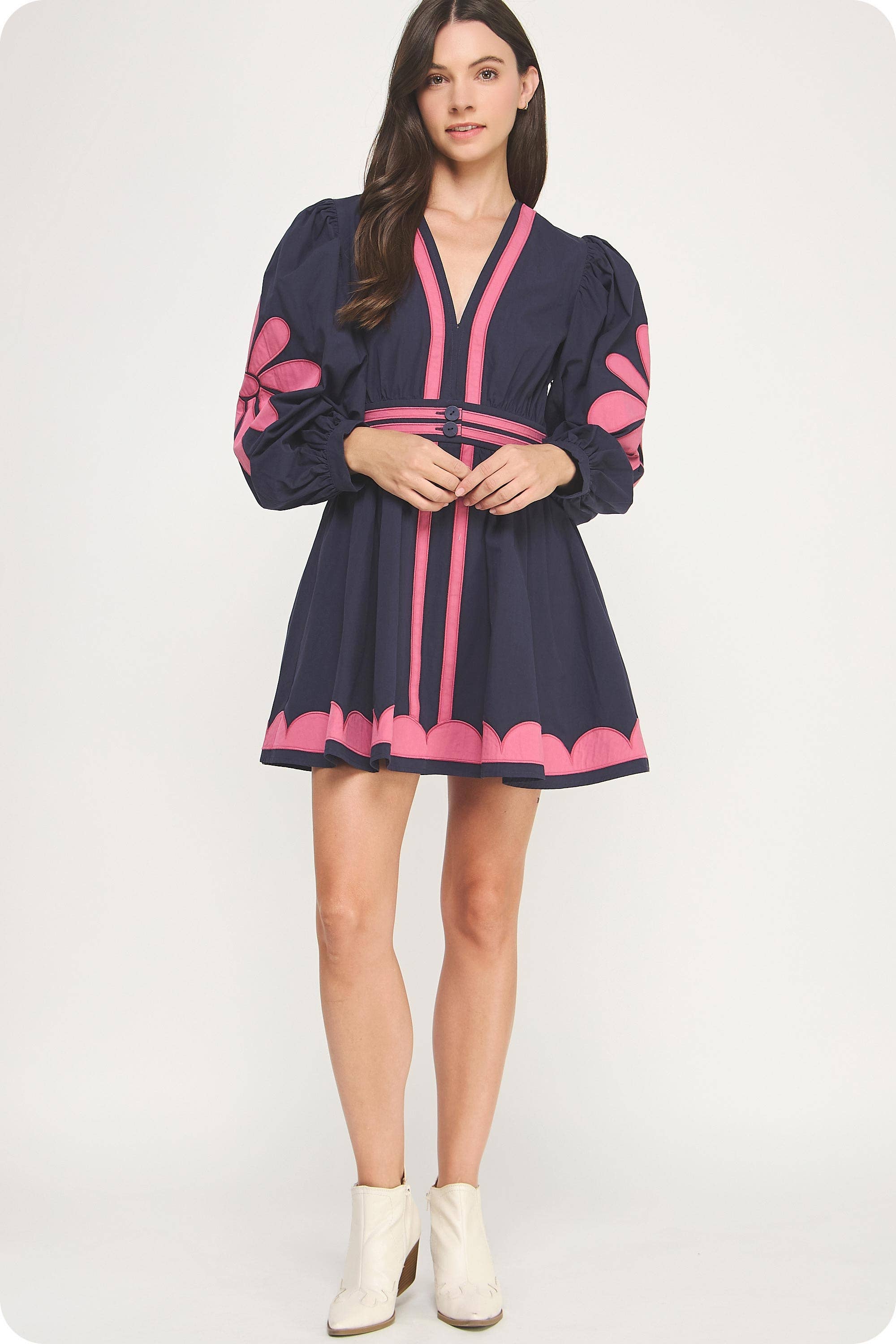 Marine/château Rose Robe courte à broderie contrastée Flower Patch en vente sur Faire7