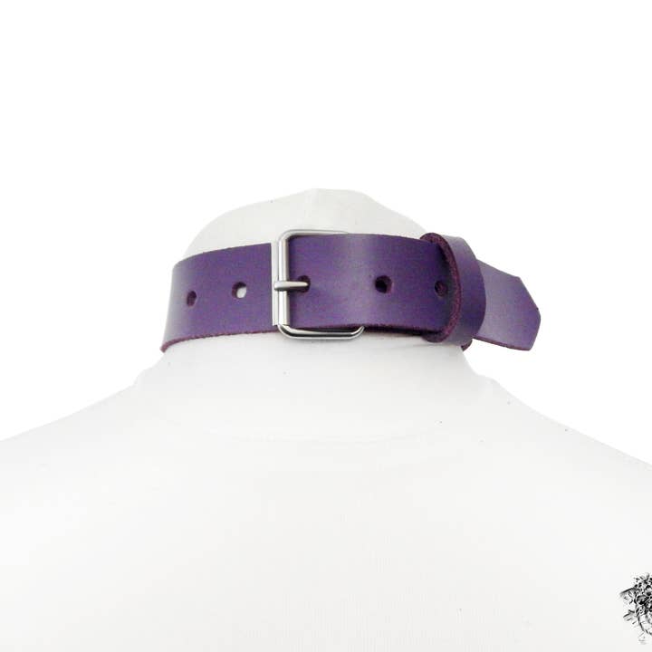 8th Sin – wholesale Choker/collar – Purple Leather Bound Heart Ring Choker - Heart Ring Collar