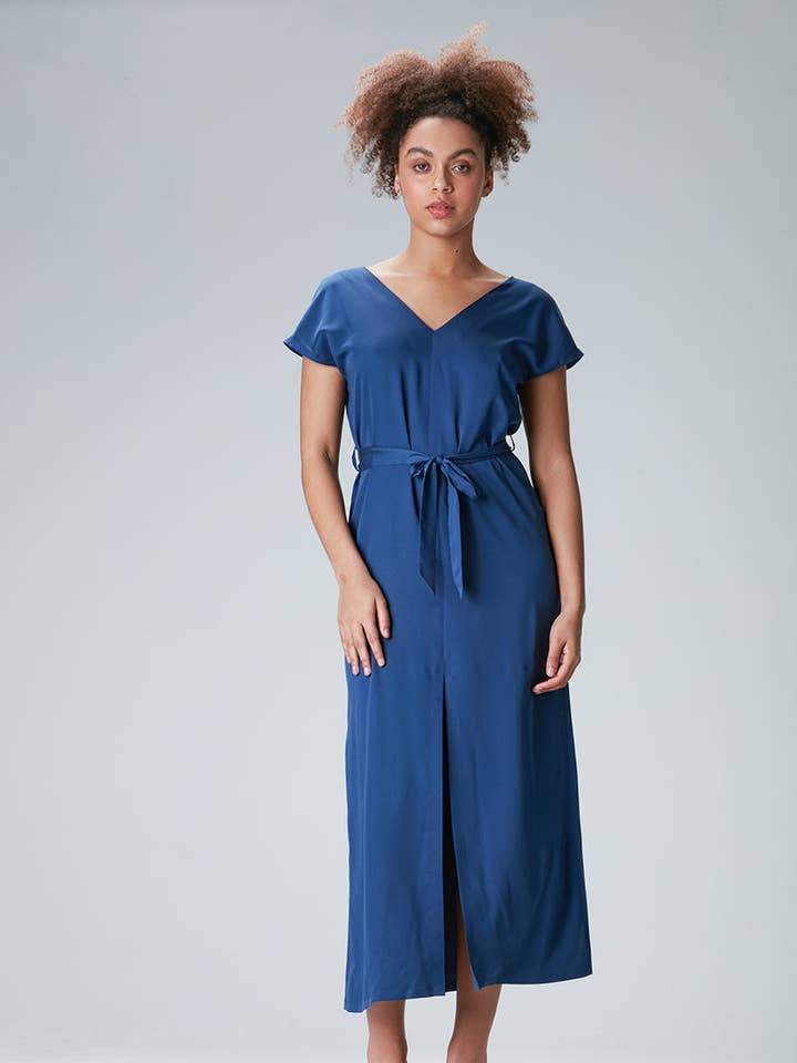 Vestido longo azul STEL-LA em Tencel por atacado de Studio Hertzberg