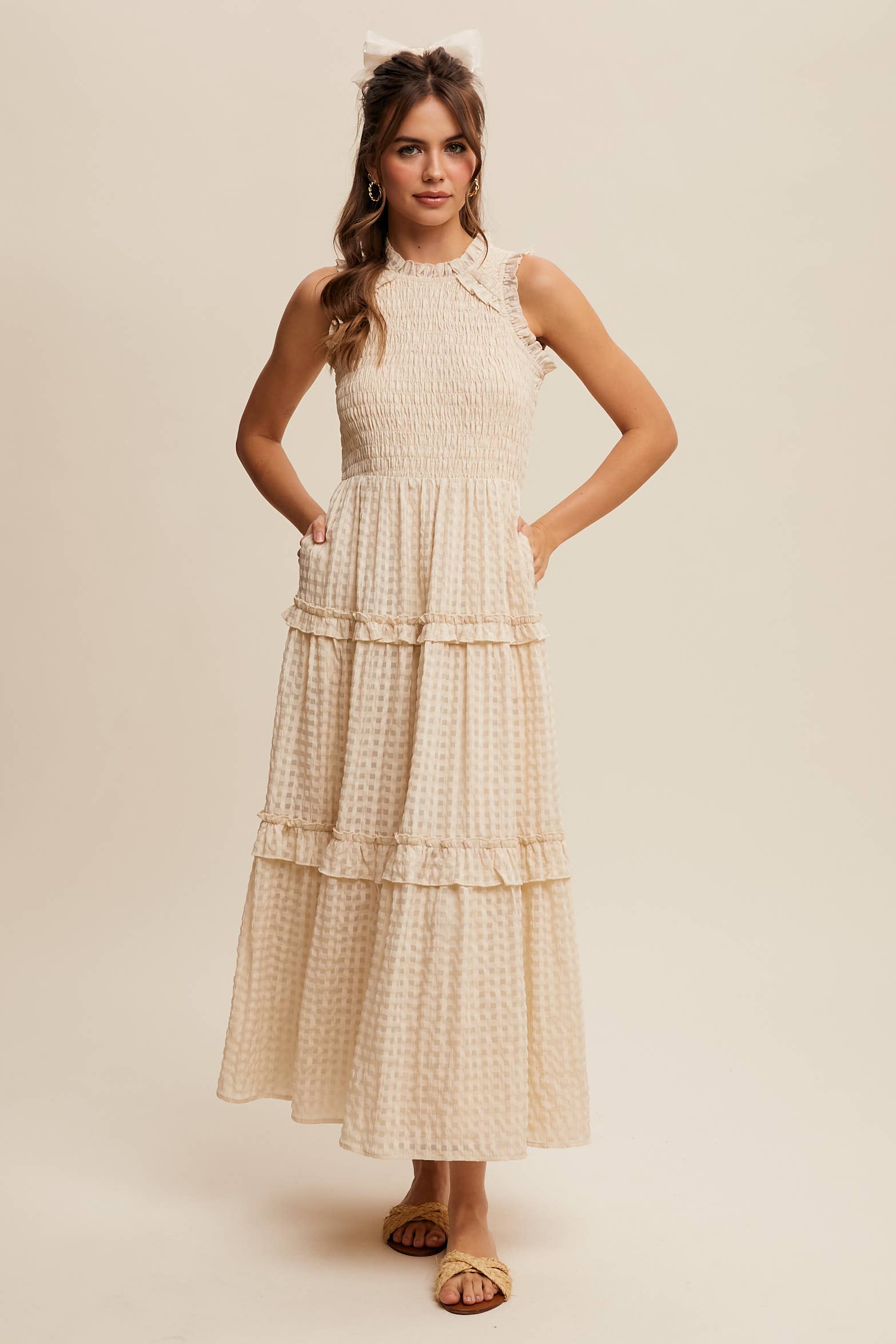 Listicle – wholesale Dress – Women's – Sleeveless Gingham Maxi Dress with Ruffle Details21