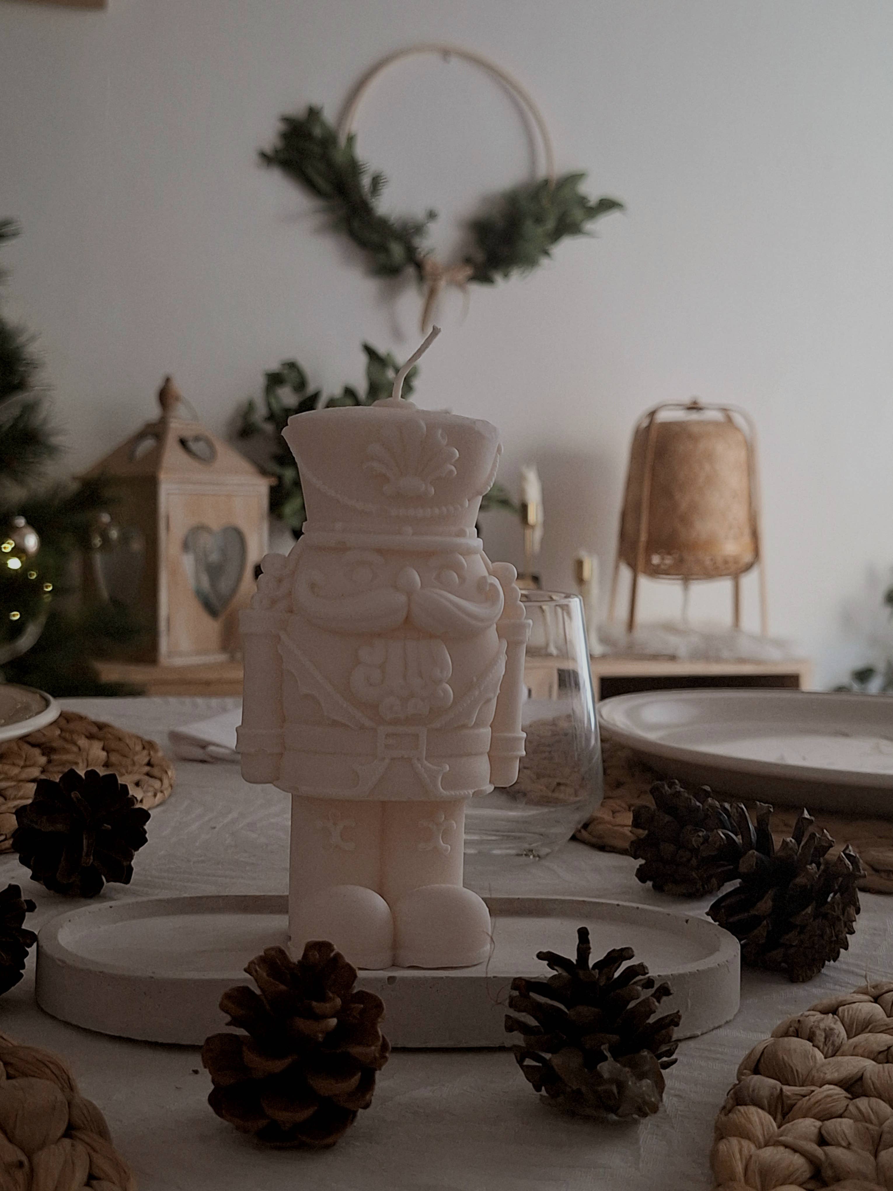 Your Nice Things - Candles - - Wholesale Novelty Candle - XXL soy wax Christmas candle nutcracker - Mr. Nutcracker5