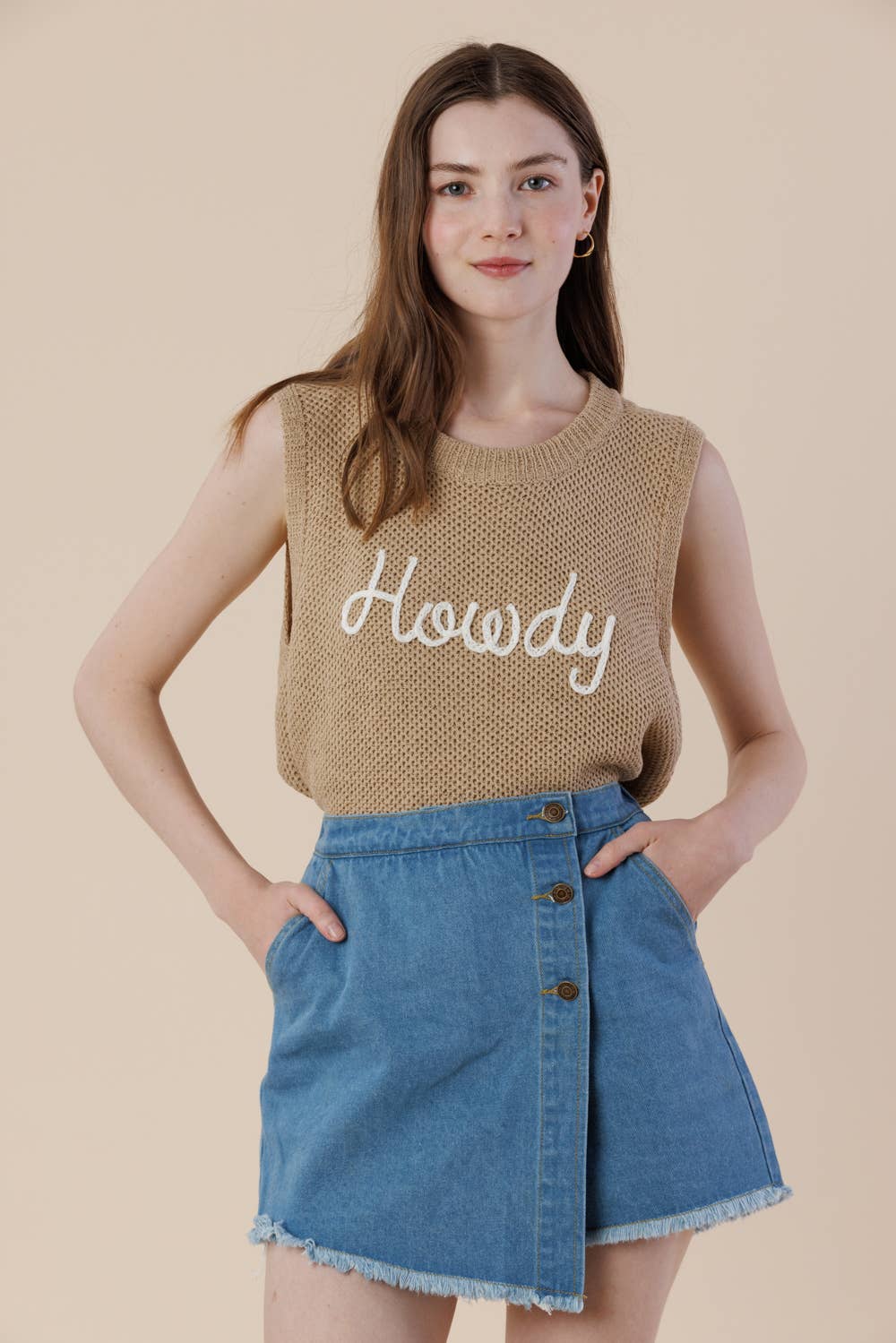 A & SHE - Wholesale T-Shirt - Women's - Howdy Embroidery Sweater Tank – Western Sleeveless Vest1