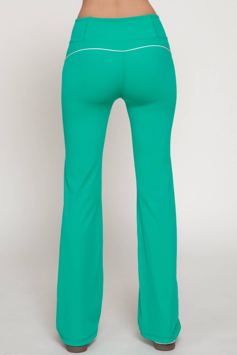 Active Basic | Active USA – wholesale Träningsbyxor – Dam – Träningsbyxor med midjeband och kontrasterande passpoaldetaljer21