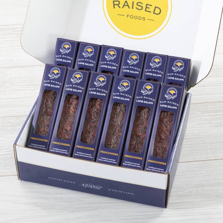 Boîte de 12 salamis d'agneau Finocchiona pour la vente par Sun Raised Foods
